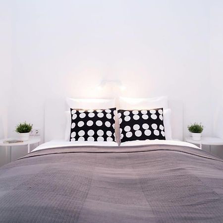 New Comfy Studio At Convenient Location ブダペスト エクステリア 写真