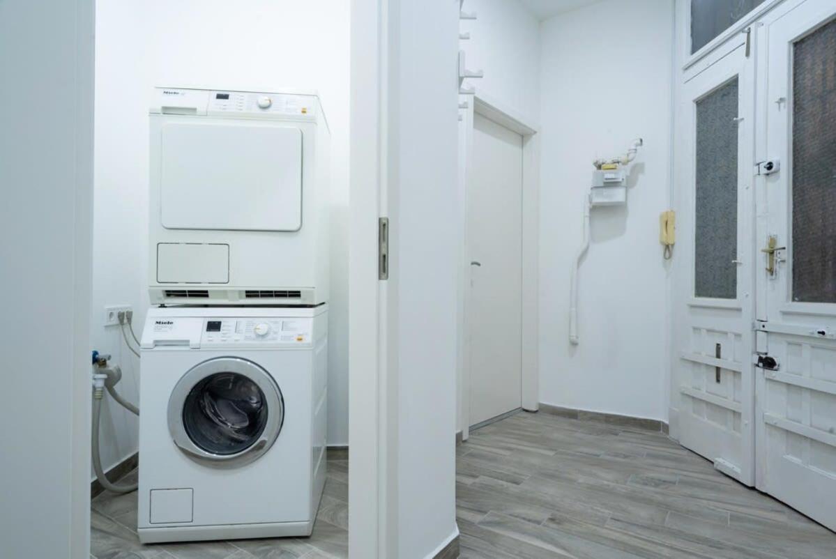 New Comfy Studio At Convenient Location ブダペスト エクステリア 写真