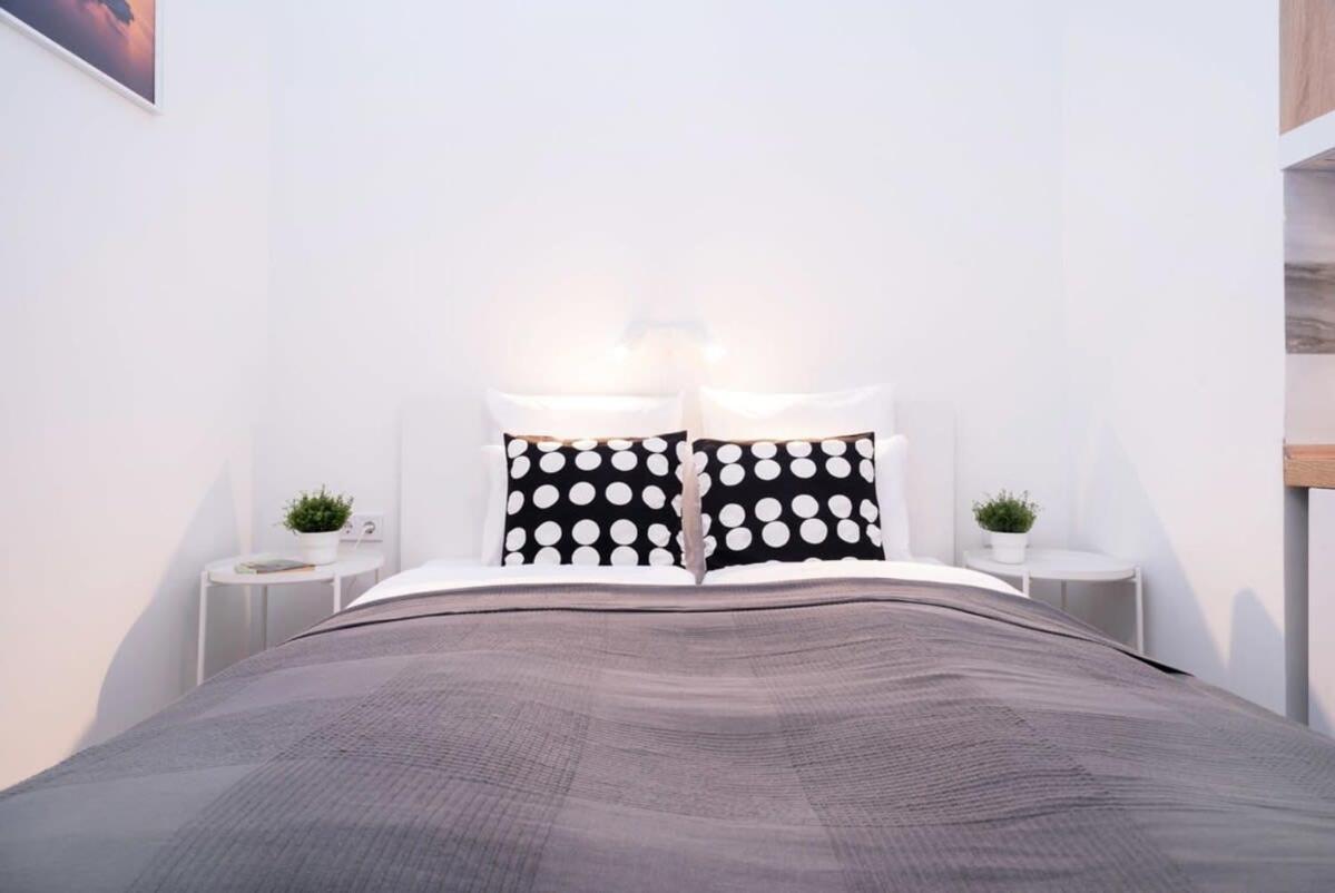 New Comfy Studio At Convenient Location ブダペスト エクステリア 写真