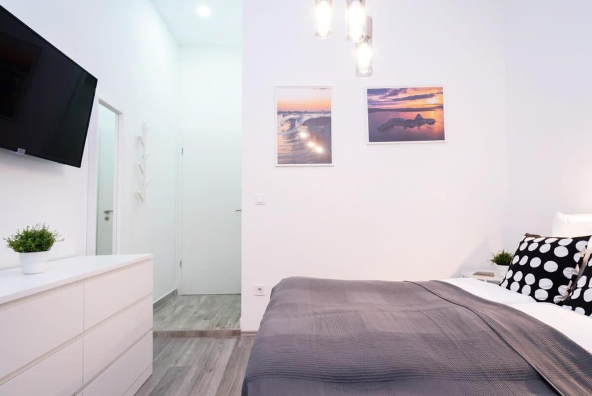 New Comfy Studio At Convenient Location ブダペスト エクステリア 写真
