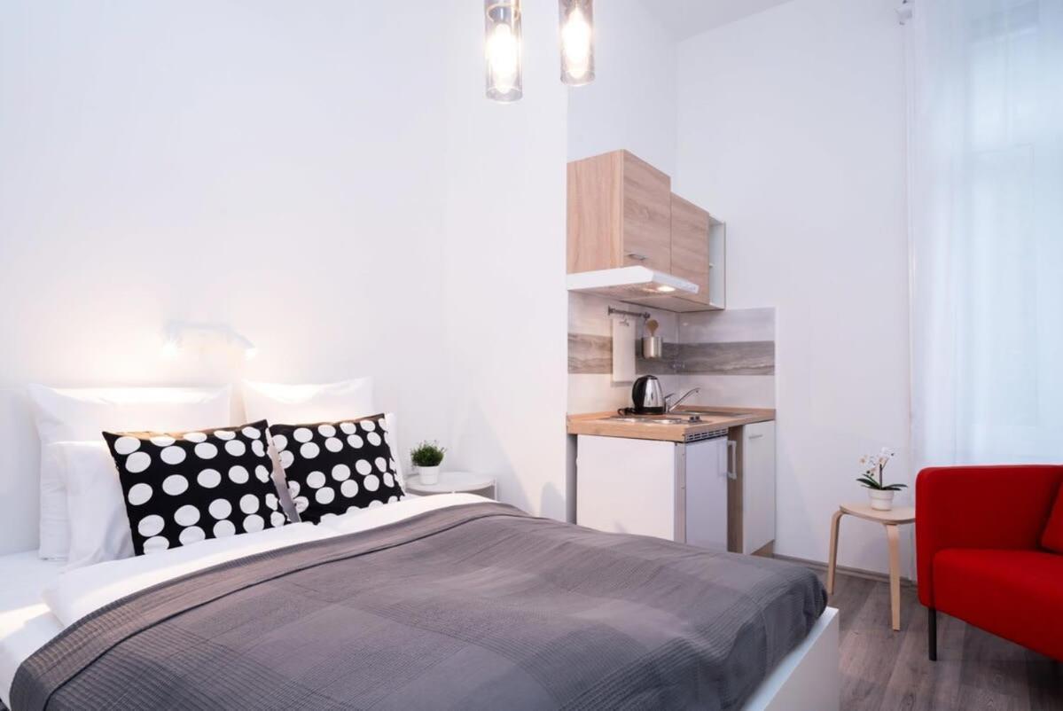 New Comfy Studio At Convenient Location ブダペスト エクステリア 写真